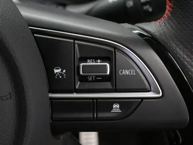 スズキ スイフト スポーツ 三重県 2023(令5)年 1.7万km ピュアホワイトP セーフティサポート /アイドリングストップ/純正8インチSDナビ・地デジTV/・DVD/CD/・Bluetooth/全方位ミニター用カメラパッケージ/バックソナー/アダプティブクルーズコントロール/ブラインドスポットモニター/シートヒーター/セルスターGPSレーダー探知機/ビルトインETC/純正17インチアルミホイール/純正エアロ/LEDヘッドランプ/・オートライト/ハイビームアシスト/フロントフォグランプ/プッシュエンジンスタート/スマートキー×2/新車時保証書/取扱説明書