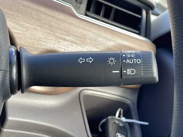 ホンダ フリード G ホンダセンシング 沖縄県 2020(令2)年 4.5万km プラチナホワイトパール 純正７インチナビ/ (AM/FM/CD/DVD/BT)/フルセグＴＶ　/バックモニター/両側パワースライドドア　/ホンダセンシング/クルーズコントロール　/衝突軽減システム/アイドリングストップ　/オートライト/プッシュスタート/純正フロアマット/スマートキー/スペアキー/ＥＴＣ