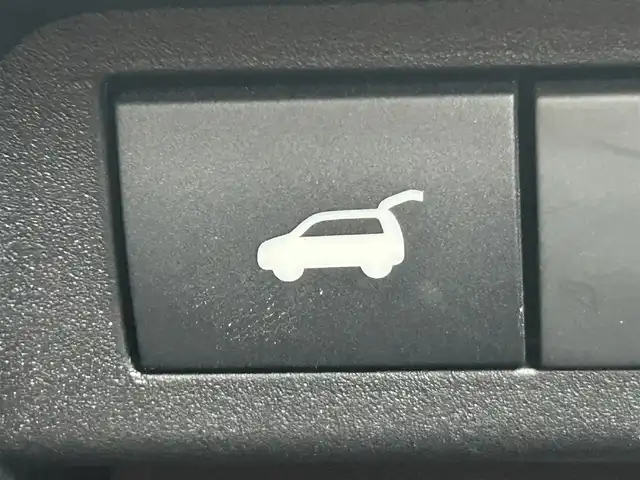 三菱 アウトランダー ＰＨＥＶ P 岡山県 2022(令4)年 2.3万km ブラックダイヤモンド サンルーフ/純正ナビ/（AM.FM.BT.CarPlay.）/全方位カメラ/バックカメラ/パワーバックドア/テレビキャンセラー/マイパイロット/BOSEプレミアムサウンド/AC1500w/ETC2.0/純正20インチアルミホイール/ステアリングヒーター/前席パワーシート/前席シートヒーター