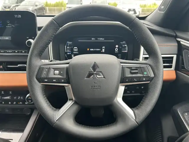 三菱 アウトランダー ＰＨＥＶ P 岡山県 2022(令4)年 2.3万km ブラックダイヤモンド サンルーフ/純正ナビ/（AM.FM.BT.CarPlay.）/全方位カメラ/バックカメラ/パワーバックドア/テレビキャンセラー/マイパイロット/BOSEプレミアムサウンド/AC1500w/ETC2.0/純正20インチアルミホイール/ステアリングヒーター/前席パワーシート/前席シートヒーター