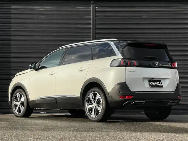 プジョー ５００８ GT ブルーHDi 山梨県 2022(令4)年 4.1万km パール アクティブセーフティブレーキ/ACC/BSM/パノラマサンルーフ/前後コーナーセンサー/ハンズフリー電動テールゲート/純正ディスプレイオーディオ/バックカメラ/AppleCarPlay/AndroidAuto/Bluetooth/半革/運転席パワーシート/ランバーサポート/シートヒーター/LEDヘッドライト/純正18インチAW/ETC