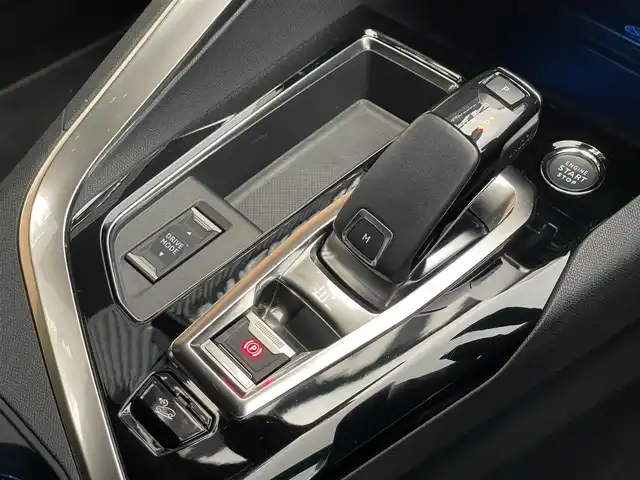 プジョー ５００８ GT ブルーHDi 山梨県 2022(令4)年 4.1万km パール アクティブセーフティブレーキ/ACC/BSM/パノラマサンルーフ/前後コーナーセンサー/ハンズフリー電動テールゲート/純正ディスプレイオーディオ/バックカメラ/AppleCarPlay/AndroidAuto/Bluetooth/半革/運転席パワーシート/ランバーサポート/シートヒーター/LEDヘッドライト/純正18インチAW/ETC