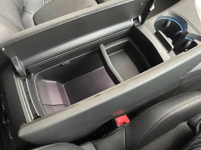 プジョー ５００８ GT ブルーHDi 山梨県 2022(令4)年 4.1万km パール アクティブセーフティブレーキ/ACC/BSM/パノラマサンルーフ/前後コーナーセンサー/ハンズフリー電動テールゲート/純正ディスプレイオーディオ/バックカメラ/AppleCarPlay/AndroidAuto/Bluetooth/半革/運転席パワーシート/ランバーサポート/シートヒーター/LEDヘッドライト/純正18インチAW/ETC