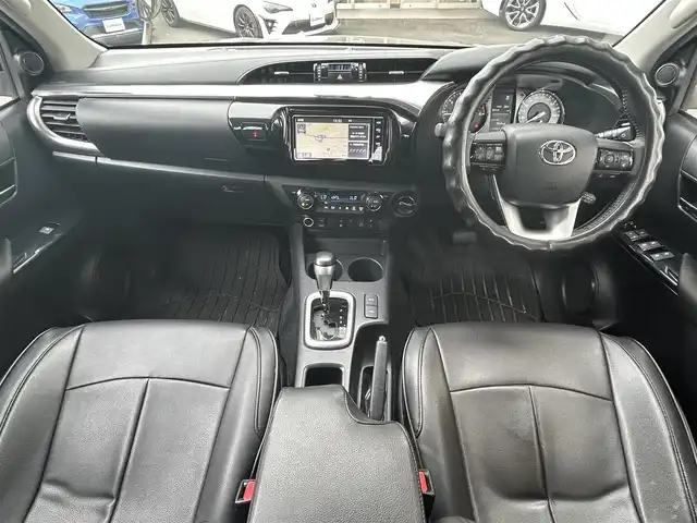 トヨタ ハイラックス Z 広島県 2022(令4)年 5.6万km オキサイドブロンズM 純正ベッドライナー/GRハードトノカバー（ダンパー付き）/純正マッドフラップ/ワンオーナー/純正ナビ/（CD/DVD/フルセグTV/Bluetooth/HDMI）/バックカメラ/ETC/前後ドライブレコーダー/レザー調シートカバー/レーダークルーズコントロール/衝突被害軽減ブレーキ/車線逸脱警報/コーナーセンサー/LEDヘッドライト/スペアキー