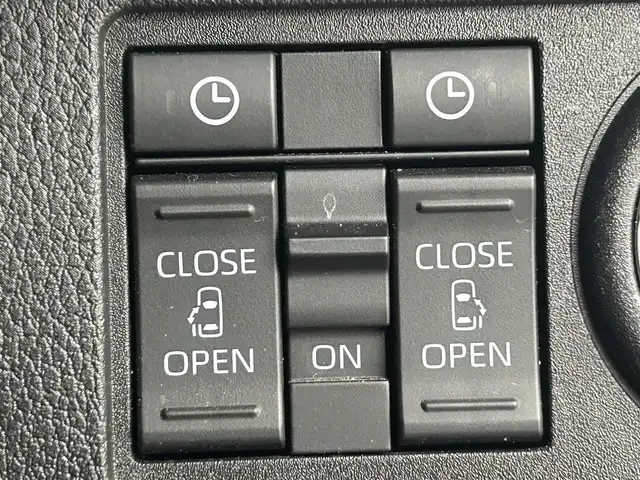 ダイハツ ムーヴ キャンバス ストライプス G 愛知県 2023(令5)年 1.9万km シャイニングホワイトパール/レイクブルーメタリック ワンオーナー/純正ディスプレイオーディオ/パノラマモニター/両側パワースライドドア/スマートアシスト/・衝突被害軽減ブレーキ/・誤発進抑制/・オートハイビーム/・車線逸脱警報/・ふらつき警報/・先行車発進お知らせ/・標識認識機能/LEDヘッドライト/電動パーキングブレーキ/ブレーキホールド/保証書/取扱説明書/スペアキー