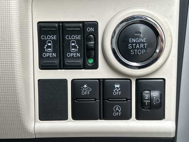 ダイハツ ムーヴ キャンバス X LTD SA Ⅱ 広島県 2017(平29)年 5万km スムースグレーマイカメタリック/ファイアークォーツレッドメタリック 2トーン 禁煙/スマートアシストII/・衝突軽減/・車線逸脱警報/・誤発進抑制制御/・先行車発進お知らせ/純正ナビ/・フルセグTV/CD/DVD/Bluetooth/パノラマモニター/両側パワースライドドア/ステアリングスイッチ/オートライト/スマートキー/プッシュスタート/純正ドアバイザー/純正フロアマット/アイドリングストップ