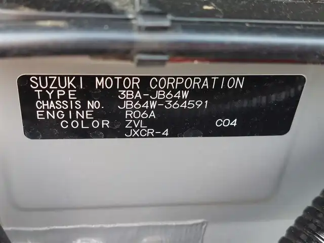 スズキ ジムニー XC 東京都 2024(令6)年 0.3万km ミディアムグレー スズキセーフティサポート/・車線逸脱警報機能/・車線逸脱抑制機能/・誤発進抑制機能/・ふらつき警報機能/・アダプティブクルーズコントロール/アイドリングストップ/LEDヘッドライト/オートライト/ダウンヒルアシストコントロール/シートヒーター/ミラーヒーター/ヘッドライトウォッシャー/16インチ純正アルミホイール