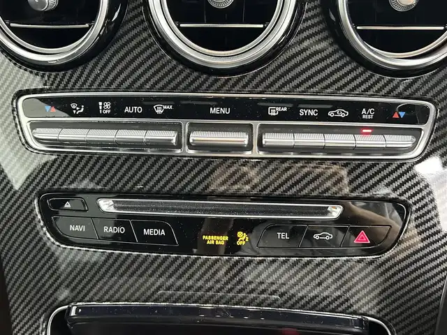 メルセデス・ベンツ ＧＬＣ２２０ d 4マチック クーペ スポーツ 本革 道央・札幌 2018(平30)年 4.2万km 黒 ・4WD/・サンルーフ/・Burmesterオーディオ/・純正メモリナビ/・アラウンドビューモニター/・CD/DVD/BT/USB/SD/フルセグ/・前後ドライブレコーダー/・ビルトインETC/・レーダークルーズコントロール/・ステアリングパイロット/・ダイナミックセレクト/・純正ランニングボード/・パドルシフト/・社外レーダー探知機（ユピテルZ270Csd）/・LEDヘッドライト/・社外19インチアルミホイール（BBS　CI-R）/・レザーシート/・D＋N席シートメモリー/・全席シートヒーター