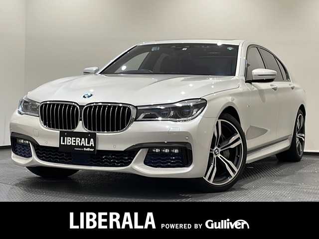 ＢＭＷ ７４０ｉ Mスポーツ 新潟県 2018(平30)年 4.4万km 白 Mエアロダイナミクスパッケージ/パノラミックスライディングルーフ/セーフティ/セキュリティ/・アンチロックブレーキングシステム/・コーナリングブレーキコントロール/・ダイナミックスタビリティコントロール/・ダイナミックトラクションコントロール/・ダイナミックブレーキコントロール/・パーキングアシスト/・リモートパーキング/ドライビングアシストプラス/・アクティブクルーズコントロール/・レーンコントロールアシスト/ヘッドアップディスプレイ/ナビゲーションシステム/・TV/BT/トップビュー＋3Dビュー、サイドビューカメラ/電動リアゲート/パワーシート/ドライブレコーダー/ETC2.0