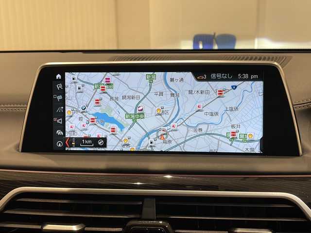 ＢＭＷ ７４０ｉ Mスポーツ 新潟県 2018(平30)年 4.4万km 白 Mエアロダイナミクスパッケージ/パノラミックスライディングルーフ/セーフティ/セキュリティ/・アンチロックブレーキングシステム/・コーナリングブレーキコントロール/・ダイナミックスタビリティコントロール/・ダイナミックトラクションコントロール/・ダイナミックブレーキコントロール/・パーキングアシスト/・リモートパーキング/ドライビングアシストプラス/・アクティブクルーズコントロール/・レーンコントロールアシスト/ヘッドアップディスプレイ/ナビゲーションシステム/・TV/BT/トップビュー＋3Dビュー、サイドビューカメラ/電動リアゲート/パワーシート/ドライブレコーダー/ETC2.0