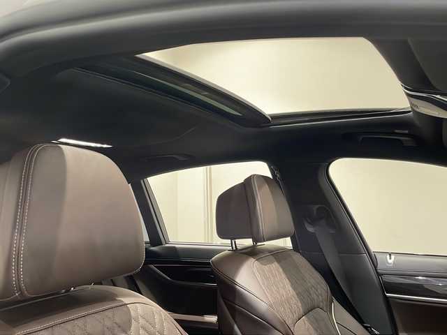 ＢＭＷ ７４０ｉ Mスポーツ 新潟県 2018(平30)年 4.4万km 白 Mエアロダイナミクスパッケージ/パノラミックスライディングルーフ/セーフティ/セキュリティ/・アンチロックブレーキングシステム/・コーナリングブレーキコントロール/・ダイナミックスタビリティコントロール/・ダイナミックトラクションコントロール/・ダイナミックブレーキコントロール/・パーキングアシスト/・リモートパーキング/ドライビングアシストプラス/・アクティブクルーズコントロール/・レーンコントロールアシスト/ヘッドアップディスプレイ/ナビゲーションシステム/・TV/BT/トップビュー＋3Dビュー、サイドビューカメラ/電動リアゲート/パワーシート/ドライブレコーダー/ETC2.0