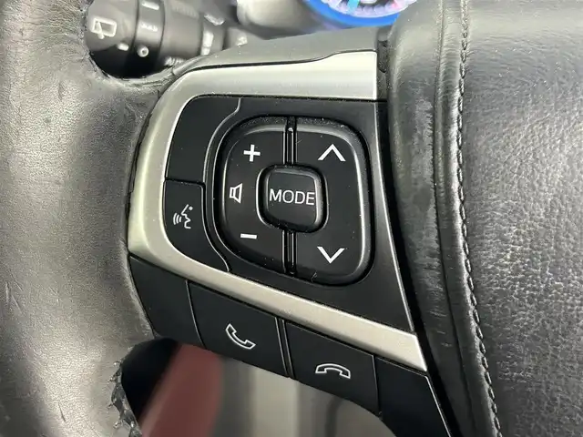 トヨタ ハリアー ハイブリッド プレミアム アドバンスドP 道央・札幌 2016(平28)年 7.7万km ブラッキッシュアゲハガラスフレーク ・４WD/・モデリスタエアロ/・MOP８インチSDナビ/　CD/DVD/USB/SD/BT/フルセグTV/・TV-Kit/・ステアリングスイッチ/・パノラミックビューモニター/・ビルトインETC/・アダプティブクルーズコントロール/・衝突軽減被害ブレーキ/・レーンキープアシスト/・クリアランスソナー/・アイドリングストップ/・横滑り防止装置/・ABS/・オートマチックハイビーム/・オートライト/・LEDヘッドライト/・フォグランプ/・パワーバックドア/・ハーフレザーシート/・D席パワーシート/・純正フロアマット/・プッシュスタート/・スマートキー/・取/保/記