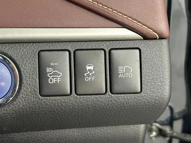 トヨタ ハリアー ハイブリッド プレミアム アドバンスドP 道央・札幌 2016(平28)年 7.7万km ブラッキッシュアゲハガラスフレーク ・４WD/・モデリスタエアロ/・MOP８インチSDナビ/　CD/DVD/USB/SD/BT/フルセグTV/・TV-Kit/・ステアリングスイッチ/・パノラミックビューモニター/・ビルトインETC/・アダプティブクルーズコントロール/・衝突軽減被害ブレーキ/・レーンキープアシスト/・クリアランスソナー/・アイドリングストップ/・横滑り防止装置/・ABS/・オートマチックハイビーム/・オートライト/・LEDヘッドライト/・フォグランプ/・パワーバックドア/・ハーフレザーシート/・D席パワーシート/・純正フロアマット/・プッシュスタート/・スマートキー/・取/保/記