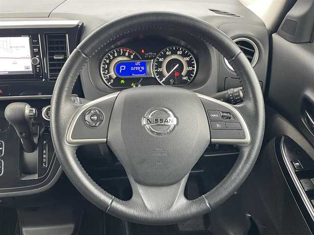 日産 デイズ ルークス ハイウェイスター Gターボ 滋賀県 2018(平30)年 3万km ブラック 純正SDナビ/・フルセグTV/FM/AM/CD/DVD/・Bluetooth/SD/AUX/全方位カメラ/革巻きステアリング/両側パワースライドドア/クルーズコントロール/エマージェンシーブレーキ/横滑り防止装置/盗難防止装置/LEDヘッドライト/オートライト/オートハイビーム/フォグランプ/電格ウィンカーミラー/ベンチシート/プッシュスタート/スマートキー/アイドリングストップ/リアサーキュレーター