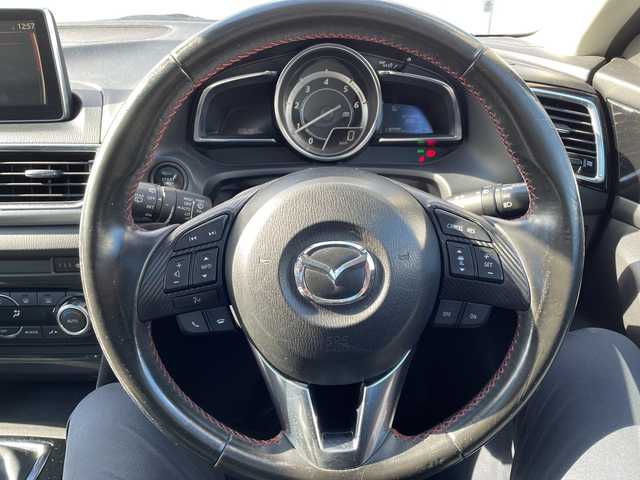 マツダ アクセラ スポーツ XD 岩手県 2014(平26)年 10.7万km ディープクリスタルブルーマイカ 登録時106485km/BOSEスピーカー/SR/ハーフレザーシート/6速MT/純正ナビ/（AM/FM/CD/DVD/Bluetooth/TV）/ワンセグTV/バックカメラ/ステアリングスイッチ/クルーズコントロール/オートライト/HUD/レーンキープアシスト/シートヒーター/RVM/プッシュスタート/純正フロアマット