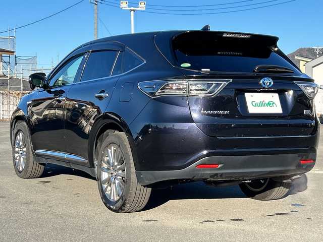 トヨタ ハリアー ハイブリッド プレミアム 山梨県 2014(平26)年 5.6万km スパークリングブラックパールクリスタルシャイン 純正9インチナビ　/４WD　/サンルーフ　/ハーフレザー　/パワーバックドア　/バックモニター　/運転席パワーシート　/AC１００V電源　/クルーズコントロール　/純正アルミホイール　/純正フロアマット