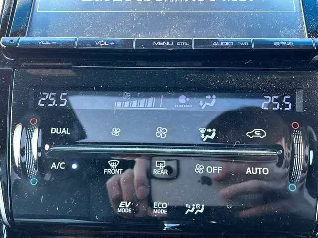 トヨタ ハリアー ハイブリッド プレミアム 山梨県 2014(平26)年 5.6万km スパークリングブラックパールクリスタルシャイン 純正9インチナビ　/４WD　/サンルーフ　/ハーフレザー　/パワーバックドア　/バックモニター　/運転席パワーシート　/AC１００V電源　/クルーズコントロール　/純正アルミホイール　/純正フロアマット