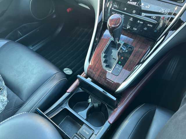 トヨタ ハリアー ハイブリッド プレミアム 山梨県 2014(平26)年 5.6万km スパークリングブラックパールクリスタルシャイン 純正9インチナビ　/４WD　/サンルーフ　/ハーフレザー　/パワーバックドア　/バックモニター　/運転席パワーシート　/AC１００V電源　/クルーズコントロール　/純正アルミホイール　/純正フロアマット