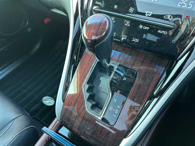 トヨタ ハリアー ハイブリッド プレミアム 山梨県 2014(平26)年 5.6万km スパークリングブラックパールクリスタルシャイン 純正9インチナビ　/４WD　/サンルーフ　/ハーフレザー　/パワーバックドア　/バックモニター　/運転席パワーシート　/AC１００V電源　/クルーズコントロール　/純正アルミホイール　/純正フロアマット