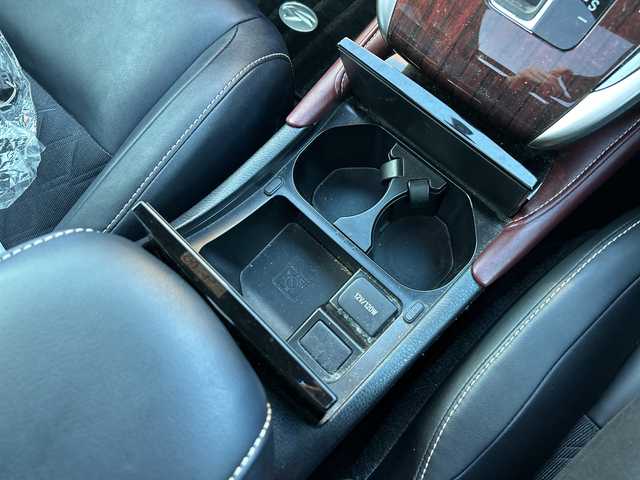 トヨタ ハリアー ハイブリッド プレミアム 山梨県 2014(平26)年 5.6万km スパークリングブラックパールクリスタルシャイン 純正9インチナビ　/４WD　/サンルーフ　/ハーフレザー　/パワーバックドア　/バックモニター　/運転席パワーシート　/AC１００V電源　/クルーズコントロール　/純正アルミホイール　/純正フロアマット