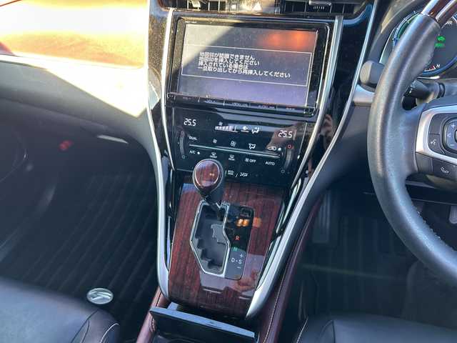 トヨタ ハリアー ハイブリッド プレミアム 山梨県 2014(平26)年 5.6万km スパークリングブラックパールクリスタルシャイン 純正9インチナビ　/４WD　/サンルーフ　/ハーフレザー　/パワーバックドア　/バックモニター　/運転席パワーシート　/AC１００V電源　/クルーズコントロール　/純正アルミホイール　/純正フロアマット