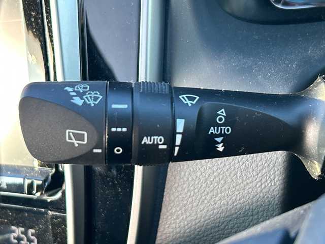 トヨタ ハリアー ハイブリッド プレミアム 山梨県 2014(平26)年 5.6万km スパークリングブラックパールクリスタルシャイン 純正9インチナビ　/４WD　/サンルーフ　/ハーフレザー　/パワーバックドア　/バックモニター　/運転席パワーシート　/AC１００V電源　/クルーズコントロール　/純正アルミホイール　/純正フロアマット