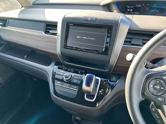 ホンダ フリード ハイブリット G ホンダセンシング 長野県 2019(令1)年 3.5万km フォレストグリーンパール ・純正7インチSDナビゲーション/CD DVD フルセグTV Bluetooth/・バックカメラ/・ETC/・ホンダセンシング/・レーダークルーズコントロール/・オートマチックハイビーム/・レーンキープアシスト/・LEDヘッドライト/・オートライト/・ドライブレコーダー/・両側パワースライドドア/・ウィンカーミラー/・電動格納ミラー/・スマートキー/・エンジンプッシュスタート