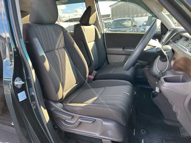 ホンダ フリード ハイブリット G ホンダセンシング 長野県 2019(令1)年 3.5万km フォレストグリーンパール ・純正7インチSDナビゲーション/CD DVD フルセグTV Bluetooth/・バックカメラ/・ETC/・ホンダセンシング/・レーダークルーズコントロール/・オートマチックハイビーム/・レーンキープアシスト/・LEDヘッドライト/・オートライト/・ドライブレコーダー/・両側パワースライドドア/・ウィンカーミラー/・電動格納ミラー/・スマートキー/・エンジンプッシュスタート