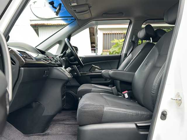 ホンダ エリシオン G Aero HDDナビ SP 鹿児島県 2011(平23)年 8.2万km プレミアムホワイトパール ワンオーナー/純正ナビ　/（AM/FM/CD/TV/DVD）/両側パワースライドドア/バックカメラ/コーナーセンサー/3列シート/パワーステアリング/パワーウィンドウ/純正フロアマット/取扱説明書/保証書/スペアキー×１