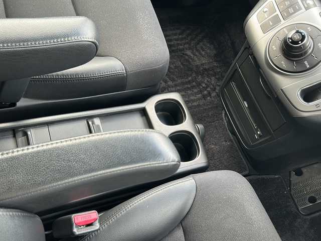 ホンダ エリシオン G Aero HDDナビ SP 鹿児島県 2011(平23)年 8.2万km プレミアムホワイトパール ワンオーナー/純正ナビ　/（AM/FM/CD/TV/DVD）/両側パワースライドドア/バックカメラ/コーナーセンサー/3列シート/パワーステアリング/パワーウィンドウ/純正フロアマット/取扱説明書/保証書/スペアキー×１