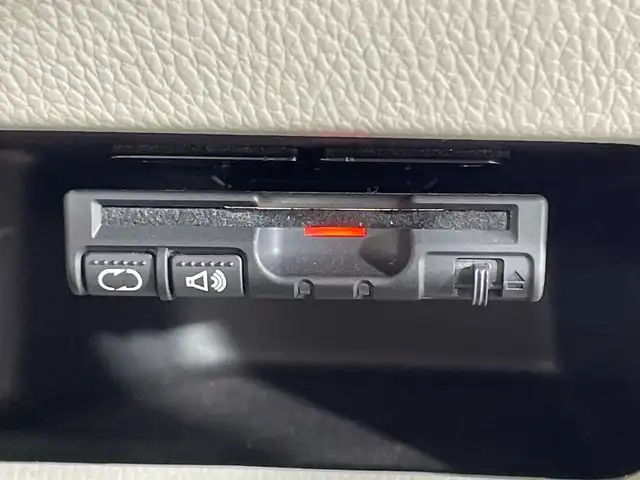 日産 デイズ ルークス X 神奈川県 2014(平26)年 0.8万km ホワイトパール 純正7型SDナビゲーション【MM114D-W】/AM FM フルセグ CD USB SD/アラウンドビューモニター/片側パワースライドドア/アイドリングストップ/前方ドライブレコーダー/ETC/純正フロアマット/電動格納ミラー/スマートキー