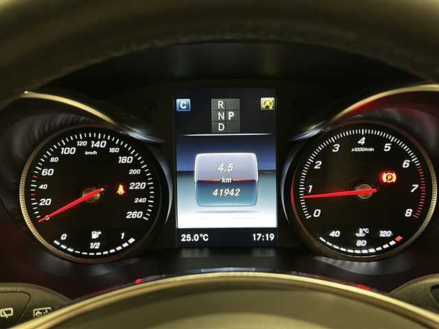 メルセデス・ベンツ ＧＬＣ２５０ 4マチックスポーツ 新潟県 2019(平31)年 4.2万km オブシディアンブラック パナメリカーナグリル/レーダーセーフティパッケージ/-アクティブブレーキアシスト/-PRE SAFEプラス/-アクティブレーンキーピングアシスト/-アクティブブラインドスポットアシスト/-アクティブディスタンスアシストディストロニック/純正HDDナビ/(CD/DVD/Bluetooth/USB/フルセグTV)/360°カメラシステム/ヘッドアップディスプレイ/AIR BODY CONTROLサスペンション/純正19インチアルミホイール/LEDヘッドライト/パワーバックドア/ハーフレザーシート/シートヒーター/パワーシート/パドルシフト/キーレスゴー