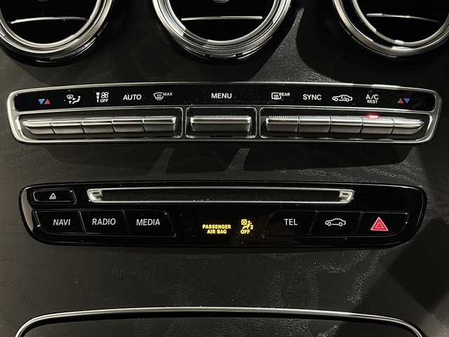 メルセデス・ベンツ ＧＬＣ２５０ 4マチックスポーツ 新潟県 2019(平31)年 4.2万km オブシディアンブラック パナメリカーナグリル/レーダーセーフティパッケージ/-アクティブブレーキアシスト/-PRE SAFEプラス/-アクティブレーンキーピングアシスト/-アクティブブラインドスポットアシスト/-アクティブディスタンスアシストディストロニック/純正HDDナビ/(CD/DVD/Bluetooth/USB/フルセグTV)/360°カメラシステム/ヘッドアップディスプレイ/AIR BODY CONTROLサスペンション/純正19インチアルミホイール/LEDヘッドライト/パワーバックドア/ハーフレザーシート/シートヒーター/パワーシート/パドルシフト/キーレスゴー