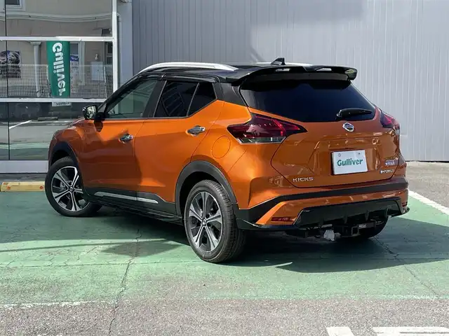 日産 キックス X ツートーンインテリアED 栃木県 2021(令3)年 2.8万km プレミアムホライズンオレンジ/ピュアブラック 2トーン ワンオーナー/新車時保証書/取扱説明書/走行支援システム/　・プロパイロット/　・インテリジェント　エマージェンシー　ブレーキ/　・衝突防止アシスト/　・車線逸脱警報/　・車線逸脱防止支援システム/　・ふらつき警報/クルーズコントロール/純正メモリーナビ(MM320D-L)/　（フルセグTV/BT/CD・DVD/SD/USB/ラジオ）/純正アラウンドビューモニター/純正ナビ連動ドライブレコーダー/プッシュスタート/ステアリングスイッチ/オートライト/純正LEDヘッドランプ/純正フォグライト/ヘッドランプレベライザー/電動パーキングブレーキ/オートブレーキホールド/e-Powerドライブモード（スマート/エコ/ノーマル）/フロントシートヒーター/ステアリングヒーター/ビルトインETC2.0/純正フロアマット/純正ラゲッジソフトトレイ/純正ドアバイザー/純正リモコンエンジンスターター/純正キッキングプレート（LED白色）/タイヤサイズ　　205/55/R17