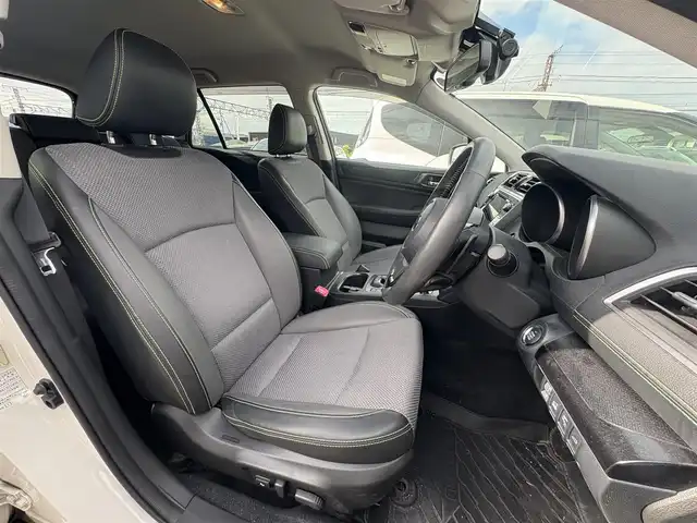 スバル アウトバック X－ブレイク 滋賀県 2020(令2)年 4.3万km クリスタルホワイトP 純正ナビ/（AM/FM/CD/DVD/フルセグTV/Bluetooth）/バックカメラ/前方ドライブレコーダー/前席シートヒーター/レーンキープアシスト/クルーズコントロール/ＬＥＤヘッドライト/ルーフレール/ビルトインＥＴＣ/純正アルミホイール