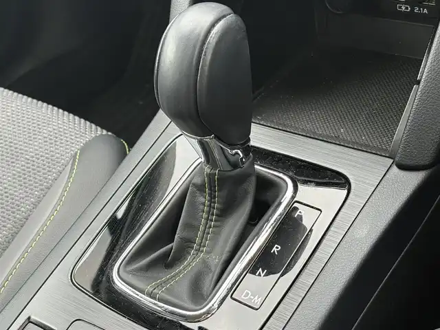 スバル アウトバック X－ブレイク 滋賀県 2020(令2)年 4.3万km クリスタルホワイトP 純正ナビ/（AM/FM/CD/DVD/フルセグTV/Bluetooth）/バックカメラ/前方ドライブレコーダー/前席シートヒーター/レーンキープアシスト/クルーズコントロール/ＬＥＤヘッドライト/ルーフレール/ビルトインＥＴＣ/純正アルミホイール