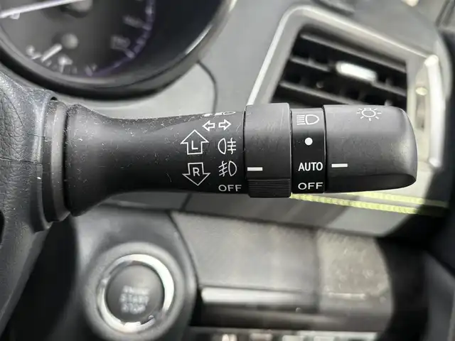 スバル アウトバック X－ブレイク 滋賀県 2020(令2)年 4.3万km クリスタルホワイトP 純正ナビ/（AM/FM/CD/DVD/フルセグTV/Bluetooth）/バックカメラ/前方ドライブレコーダー/前席シートヒーター/レーンキープアシスト/クルーズコントロール/ＬＥＤヘッドライト/ルーフレール/ビルトインＥＴＣ/純正アルミホイール