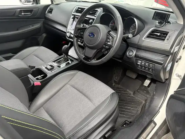 スバル アウトバック X－ブレイク 滋賀県 2020(令2)年 4.3万km クリスタルホワイトP 純正ナビ/（AM/FM/CD/DVD/フルセグTV/Bluetooth）/バックカメラ/前方ドライブレコーダー/前席シートヒーター/レーンキープアシスト/クルーズコントロール/ＬＥＤヘッドライト/ルーフレール/ビルトインＥＴＣ/純正アルミホイール