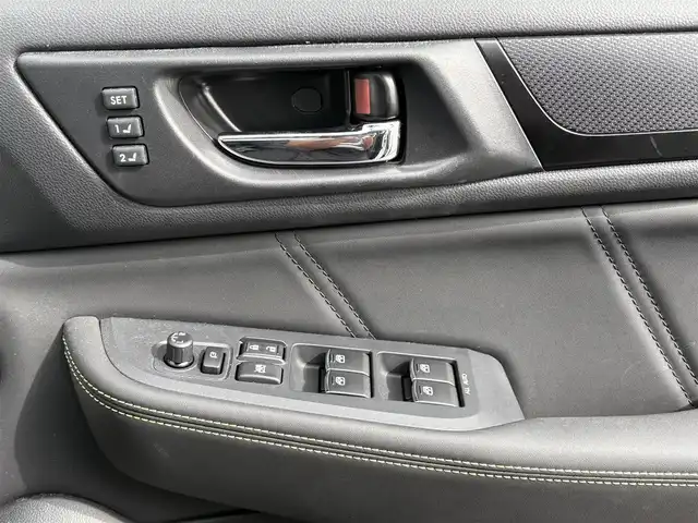 スバル アウトバック X－ブレイク 滋賀県 2020(令2)年 4.3万km クリスタルホワイトP 純正ナビ/（AM/FM/CD/DVD/フルセグTV/Bluetooth）/バックカメラ/前方ドライブレコーダー/前席シートヒーター/レーンキープアシスト/クルーズコントロール/ＬＥＤヘッドライト/ルーフレール/ビルトインＥＴＣ/純正アルミホイール