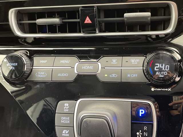 トヨタ アクア Z 栃木県 2023(令5)年 1.1万km クリアベージュメタリック 純正10.5型ディスプレイオーディオ/(Bluetooth・USB)/パノラミックビューモニター/トヨタセーフティセンス/ ・プリクラッシュセーフティ/ ・レーンキープアシスト/ ・オートクルーズコントロール/ ・オートハイビーム/ブラインドスポットモニター/コーナーセンサー/LEDヘッドライト/オートライト/フロントフォグランプ/AC100V充電/ETC/純正アルミホイール/純正フロアマット/スマートキー