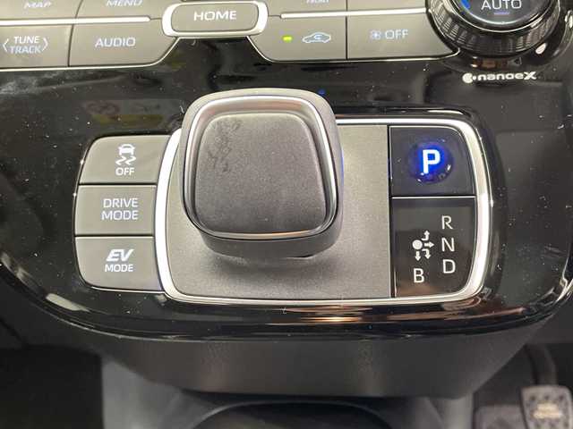 トヨタ アクア Z 栃木県 2023(令5)年 1.1万km クリアベージュメタリック 純正10.5型ディスプレイオーディオ/(Bluetooth・USB)/パノラミックビューモニター/トヨタセーフティセンス/ ・プリクラッシュセーフティ/ ・レーンキープアシスト/ ・オートクルーズコントロール/ ・オートハイビーム/ブラインドスポットモニター/コーナーセンサー/LEDヘッドライト/オートライト/フロントフォグランプ/AC100V充電/ETC/純正アルミホイール/純正フロアマット/スマートキー