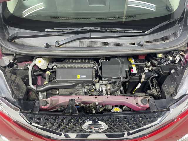 日産 デイズ ハイウェイスターX 神奈川県 2021(令3)年 1.5万km スパークリングレッド/ブラック 純正　SDナビ・8型 [MM312D-L]/（Bluetooth/DVD/CD/TV/AM/FM/USB）/アラウンドビューモニター/ETC/純正ドラレコ(前)/フロアマット/ステアリングスイッチ/デジタルインナーミラー/プッシュスタート/スマートキー/スペアキー/取扱説明書/保証書/LEDヘッドライト/オートライト/純正15インチAW/ドアバイザー/電動格納ミラー/エマージェンシーブレーキ/車線逸脱警報/速度標識/先行車お知らせ機能/道路標識表示/ふらつき警報/ヘッドライトレベライザー/合皮シートカバー