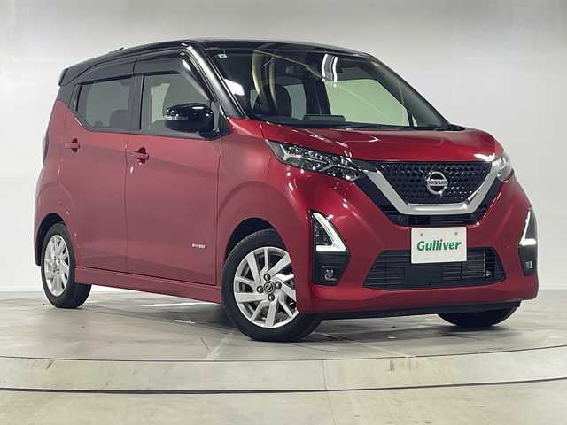 日産 デイズ ハイウェイスターX 神奈川県 2021(令3)年 1.5万km スパークリングレッド/ブラック 純正　SDナビ・8型 [MM312D-L]/（Bluetooth/DVD/CD/TV/AM/FM/USB）/アラウンドビューモニター/ETC/純正ドラレコ(前)/フロアマット/ステアリングスイッチ/デジタルインナーミラー/プッシュスタート/スマートキー/スペアキー/取扱説明書/保証書/LEDヘッドライト/オートライト/純正15インチAW/ドアバイザー/電動格納ミラー/エマージェンシーブレーキ/車線逸脱警報/速度標識/先行車お知らせ機能/道路標識表示/ふらつき警報/ヘッドライトレベライザー/合皮シートカバー