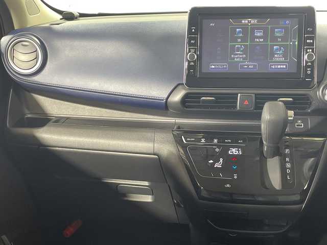 日産 デイズ ハイウェイスターX 神奈川県 2021(令3)年 1.5万km スパークリングレッド/ブラック 純正　SDナビ・8型 [MM312D-L]/（Bluetooth/DVD/CD/TV/AM/FM/USB）/アラウンドビューモニター/ETC/純正ドラレコ(前)/フロアマット/ステアリングスイッチ/デジタルインナーミラー/プッシュスタート/スマートキー/スペアキー/取扱説明書/保証書/LEDヘッドライト/オートライト/純正15インチAW/ドアバイザー/電動格納ミラー/エマージェンシーブレーキ/車線逸脱警報/速度標識/先行車お知らせ機能/道路標識表示/ふらつき警報/ヘッドライトレベライザー/合皮シートカバー