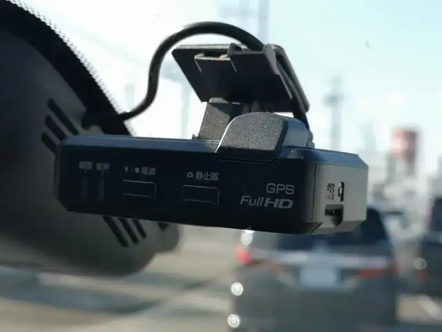 日産 セレナ ハイウェイスター プロパイロットED 茨城県 2017(平29)年 8万km ブリリアントホワイトパール 純正ナビ/【iPod・SD・AM・FM・TV・ウォークマン・USB・BT・CD・DVD・Blu-ray・HDMI・VTR・AUX】/プロパイロット/フリップダウンモニター/レーダークルコン/Bカメラ/ETC/前後ドラレコ/前後コーナーセンサー/両側パワスラ/ブレーキホールド/フロアマット/純正アルミホイール