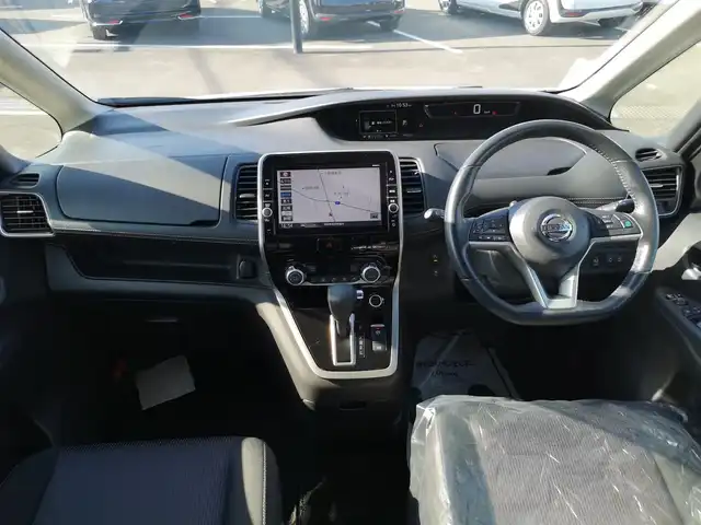 日産 セレナ ハイウェイスター プロパイロットED 茨城県 2017(平29)年 8万km ブリリアントホワイトパール 純正ナビ/【iPod・SD・AM・FM・TV・ウォークマン・USB・BT・CD・DVD・Blu-ray・HDMI・VTR・AUX】/プロパイロット/フリップダウンモニター/レーダークルコン/Bカメラ/ETC/前後ドラレコ/前後コーナーセンサー/両側パワスラ/ブレーキホールド/フロアマット/純正アルミホイール