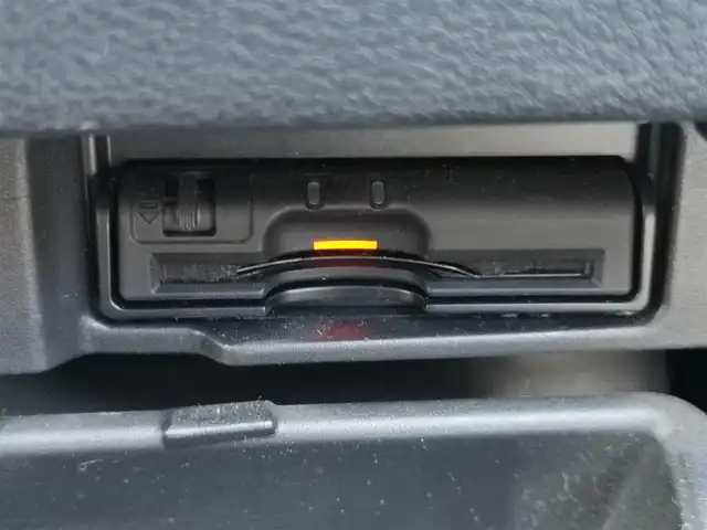 日産 セレナ ハイウェイスター プロパイロットED 茨城県 2017(平29)年 8万km ブリリアントホワイトパール 純正ナビ/【iPod・SD・AM・FM・TV・ウォークマン・USB・BT・CD・DVD・Blu-ray・HDMI・VTR・AUX】/プロパイロット/フリップダウンモニター/レーダークルコン/Bカメラ/ETC/前後ドラレコ/前後コーナーセンサー/両側パワスラ/ブレーキホールド/フロアマット/純正アルミホイール