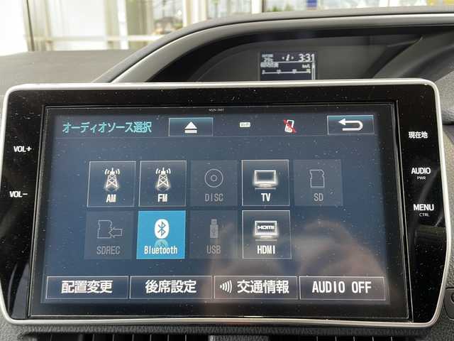 トヨタ ヴォクシー ZS 煌Ⅱ 静岡県 2017(平29)年 8.8万km ブラック 【安全装備】/トヨタセーフティセンス/プリクラッシュセーフティ/（レーザーレーダー・単眼カメラ方式）/（自車車速約30km/hから80km/h間：ブレーキアシスト機能発動）/（自車車速約10km/hから80km/h間踏力無時：約30km/h減速）/レーンディパーチャーアラート/（作動車速50km/h以上時）/オートマチックハイビーム/（作動車速30km/h以上時）/先行車発進お知らせ機能/【主要装備】/純正ナビ　/バックカメラ　/フルセグテレビ　/両側パワースライドドア　/ステアリングスイッチ　/ビルトインＥＴＣ　/プッシュスタート　/スマートキー　/スペアキー有り　/ドライブレコーダー