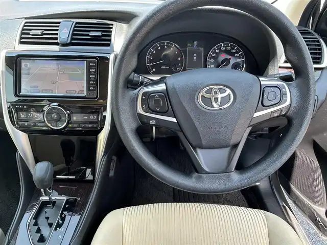 トヨタ プレミオ 1．5F Lパッケージ 奈良県 2017(平29)年 3.3万km シルバーM ワンオーナー/純正SDナビ(NSCD-W66)/BT/TV/SD//ワンセグTV/衝突軽減システム/横滑り防止装置/レーンキープアシスト/コーナーセンサー(前後)/バックカメラ/ETC(ビルドイン)/オートライト/アイドリングストップ