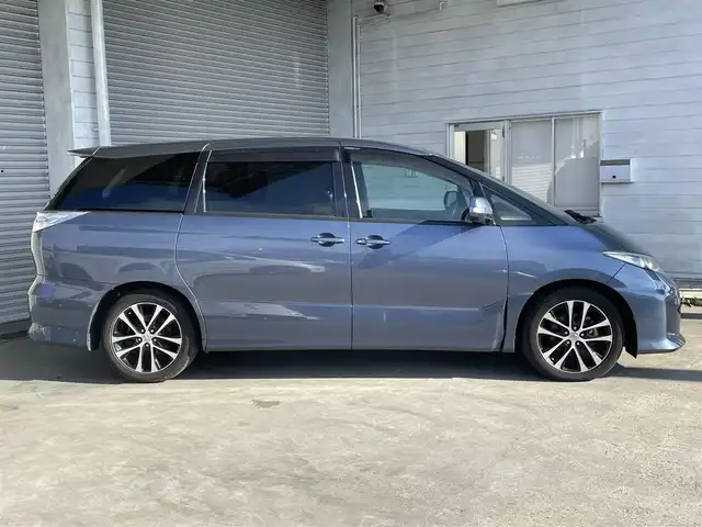 トヨタ エスティマ アエラス 茨城県 2012(平24)年 7.6万km グレイッシュブルーマイカメタリック (株)IDOMが運営する【じしゃロン水戸店】の自社ローン専用車両になりますこちらは現金またはオートローンご利用時の価格です。自社ローンご希望の方は別途その旨お申付け下さい/純正ディーラーOPナビ/フリップダウンモニター/バックカメラ/両側パワースライドドア/クルーズコントロール/オートライト/ETC/ステアリングスイッチ/革巻ステアリング